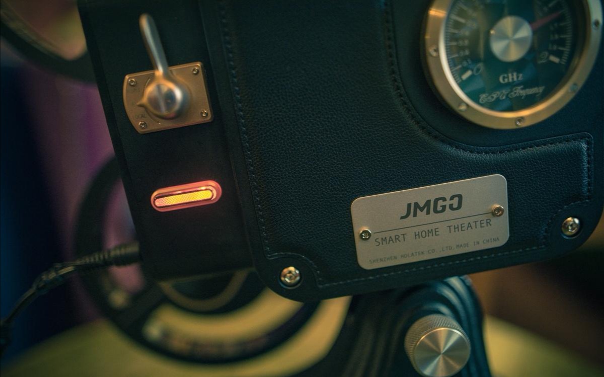 瞬间提升客厅格调，电影1895电影机体验