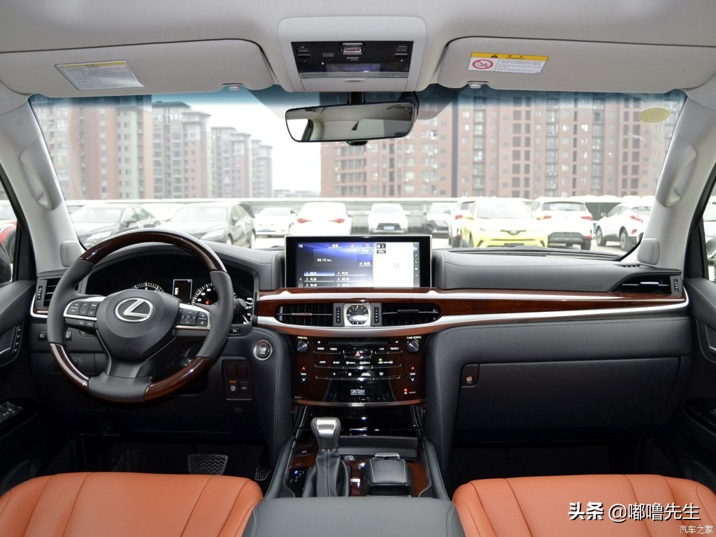 军绿色雷克萨斯lx570最顶配,雷克萨斯lx570坦克掉头沙漠