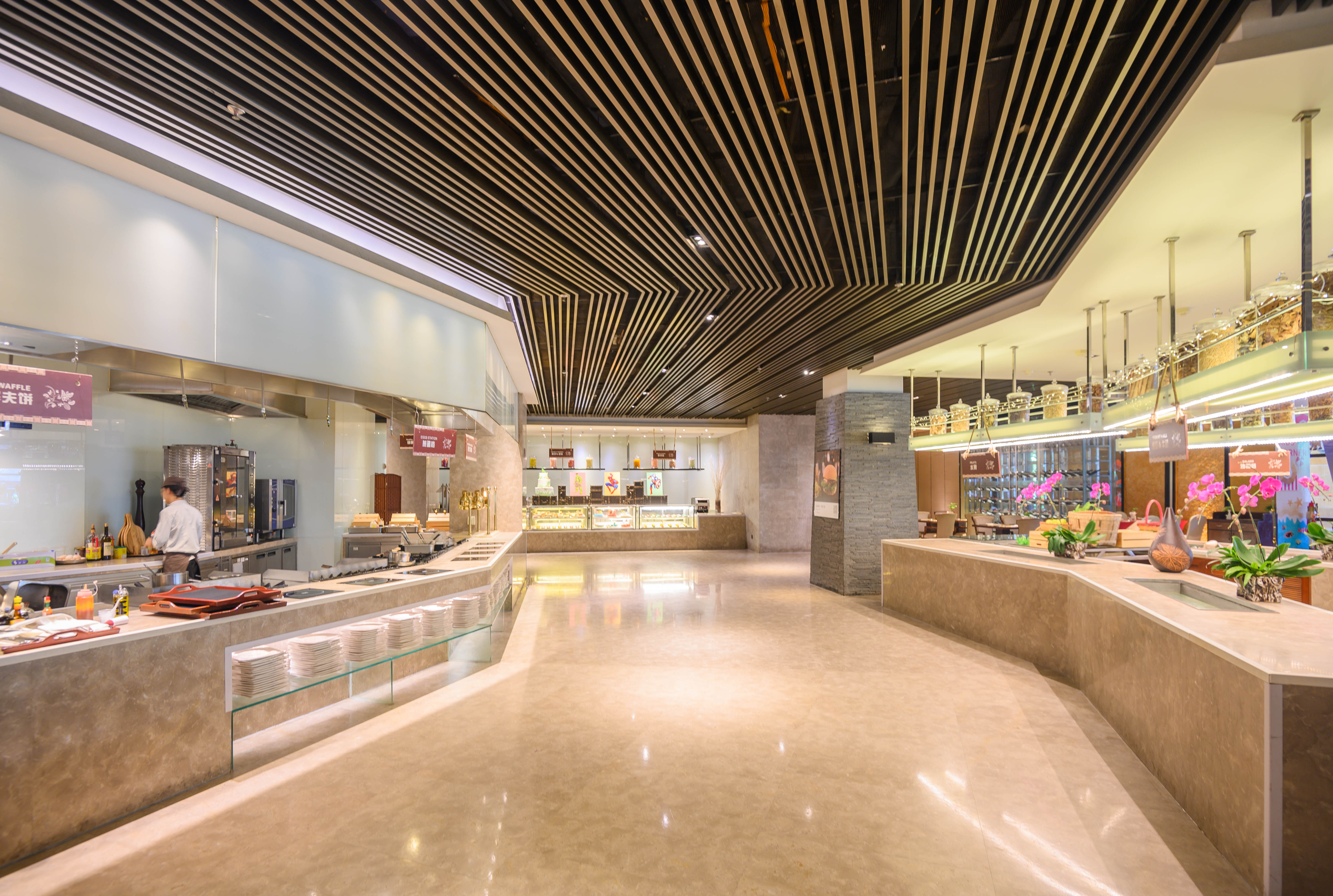 夏天的三亚海边有多热,三亚的夏天比广州和深圳都要凉快