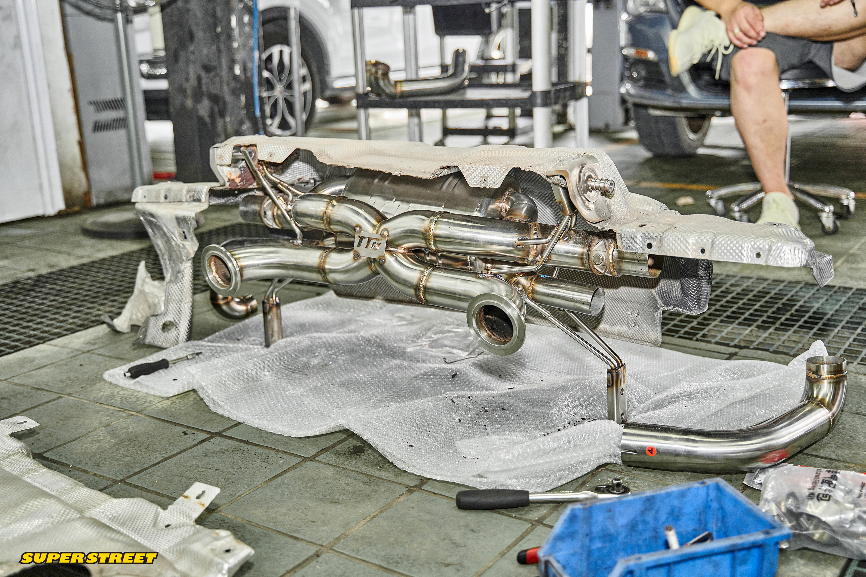 奥迪r8改装最佳效果,奥迪r8改全段排气声浪