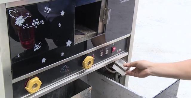 这才是正宗的真正的柴火灶,最适合农村的无烟柴火灶