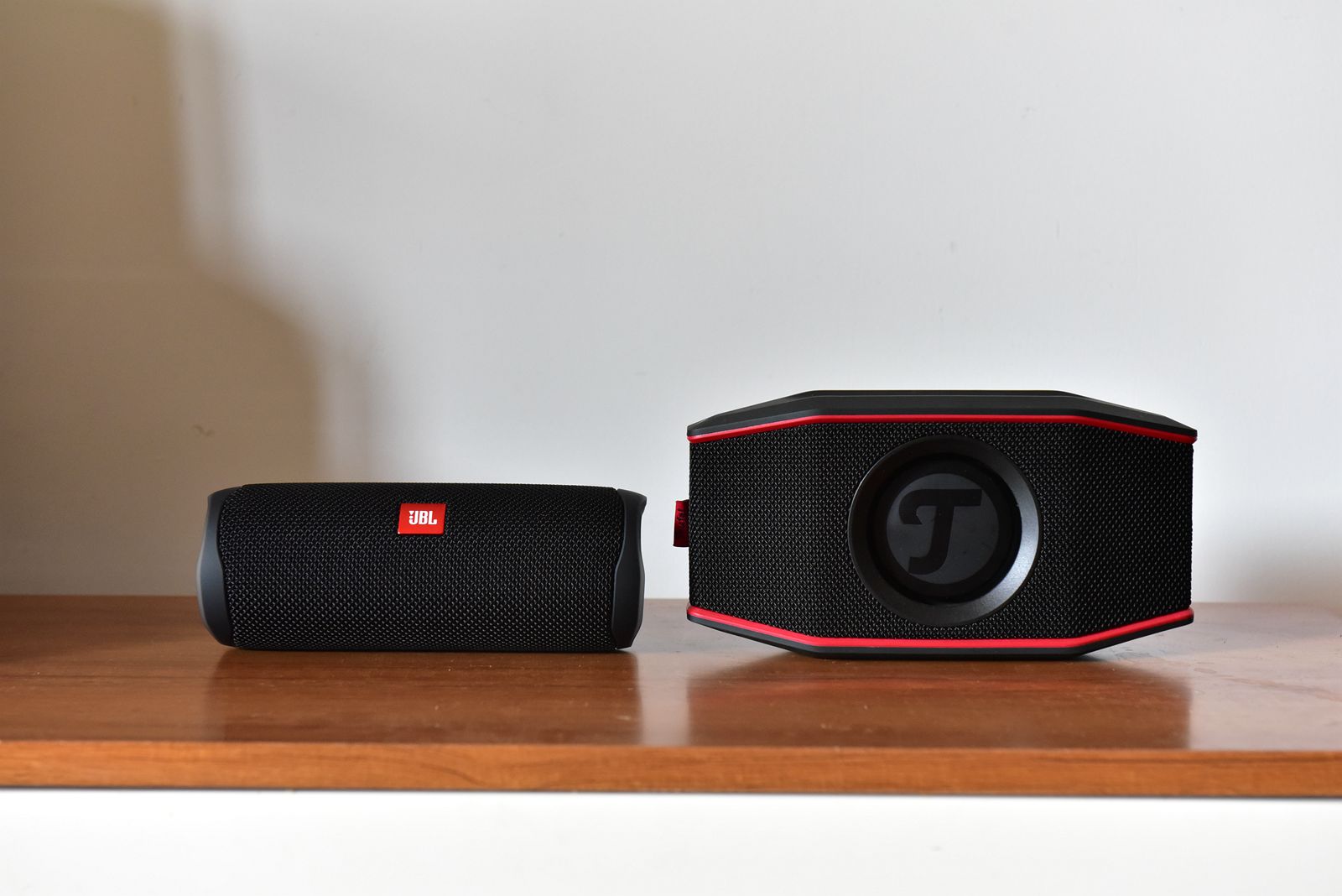 拼多多上jbl蓝牙音箱靠谱吗,jblflip5蓝牙音箱评测