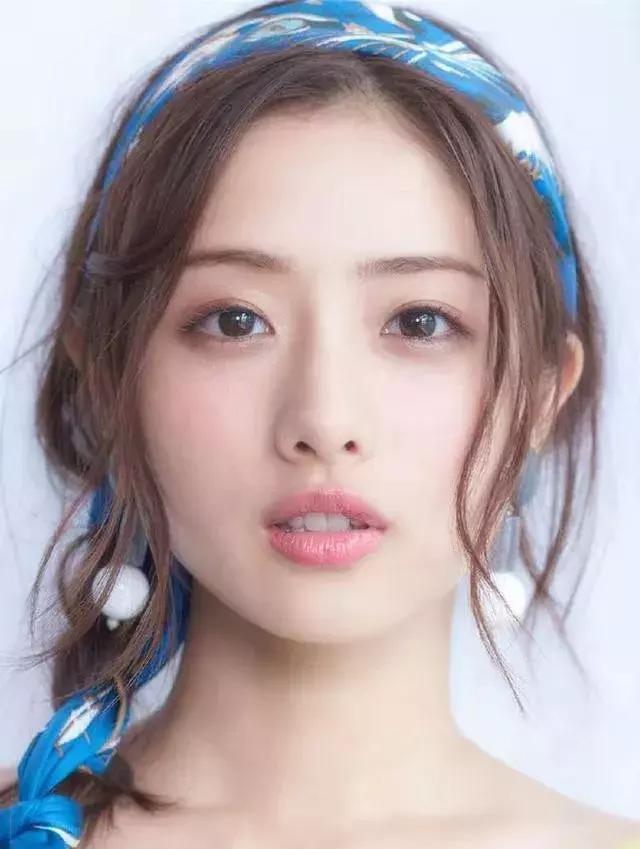 石原里美为什么被称为逆袭榜样,石原里美逆袭黄黑皮