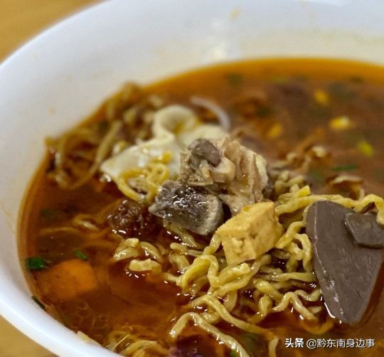 贵阳必吃早餐肠旺面,肠旺面贵阳特色饮食