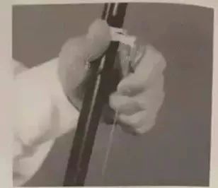 右手运弓和左手按弦二胡深度讲解,二胡左手手型和按弦方法图解教学