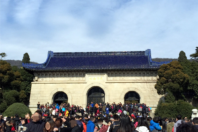 月下说金陵，晨起游南京