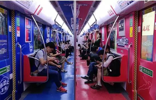 把衣柜搬进地铁站!家居圈地铁营销还能怎么玩?
