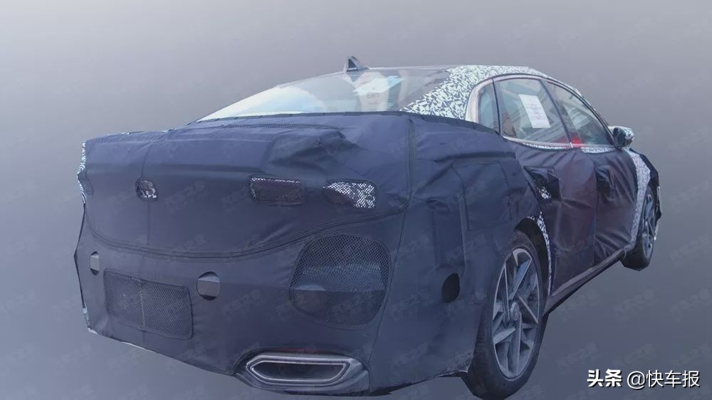 现代比雅尊好的车,12年现代雅尊和索纳塔大小