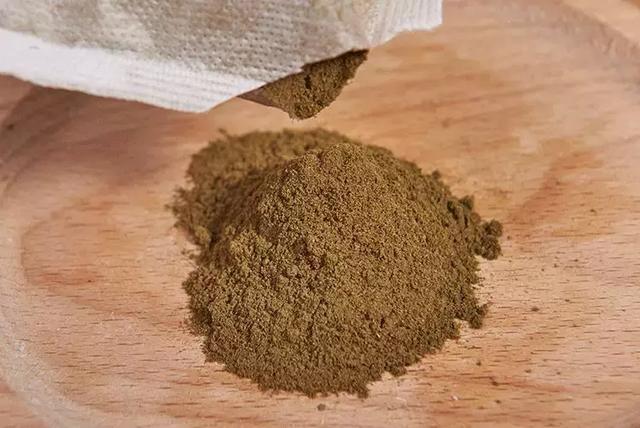 床上螨虫成窝,家里老人小孩老过敏,教你1个土法子,让螨虫消失