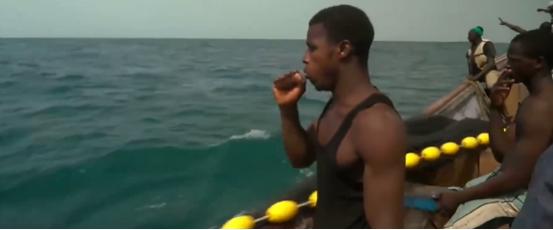 非洲人的捕鱼绝技，一天能捕7吨鱼，出海全凭肉眼找鱼