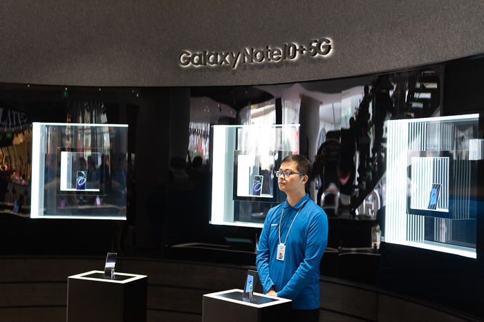 目前三星手机中国旗舰店,三星galaxy最强旗舰低价来袭