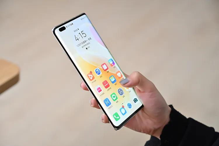 三星手机买折叠屏还是曲面屏,三星曲面折叠屏