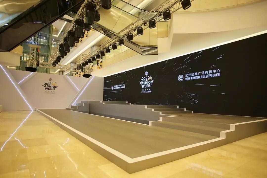 双十一你们都在疯狂Shopping,我去国广看了一场秀