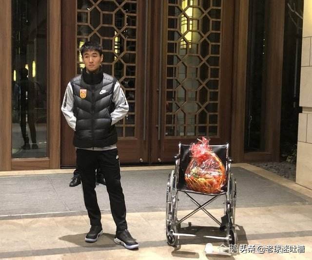 国足遭遇日本队历史最惨痛惨败,国足1998年2-0击败日本集锦