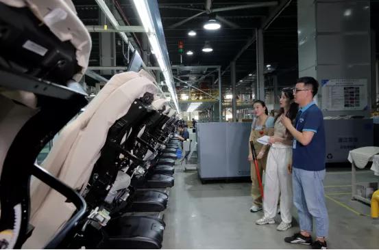 荣泰按摩椅车间图片,荣泰按摩椅工厂车间