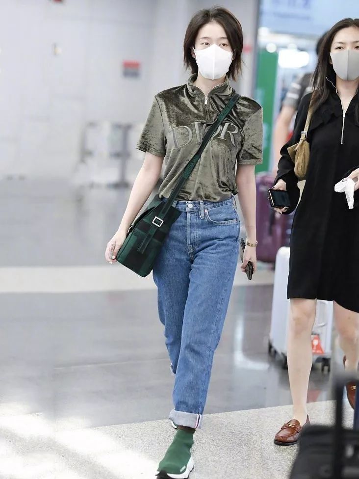 丝绒打底秋冬高级感 (今年秋冬丝绒要火高级又显气质)