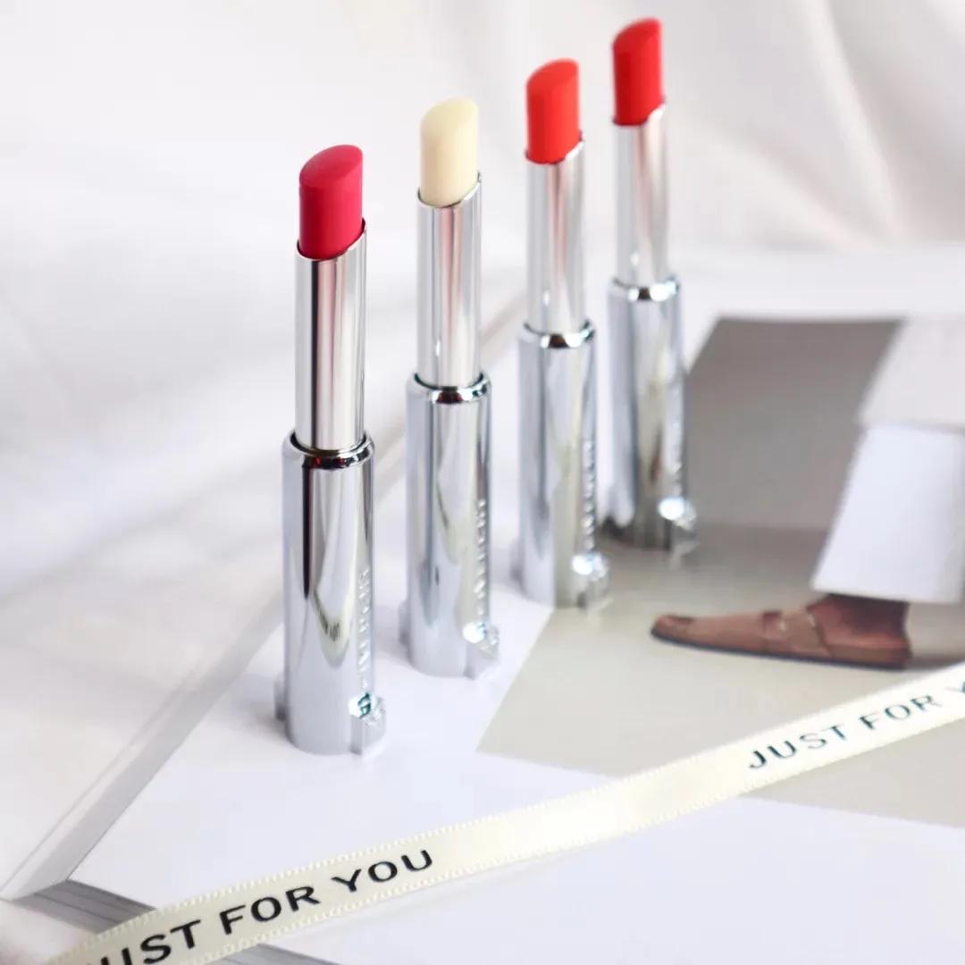 哪个女生能逃得过李佳琦？纪梵希粉色小羊皮试色