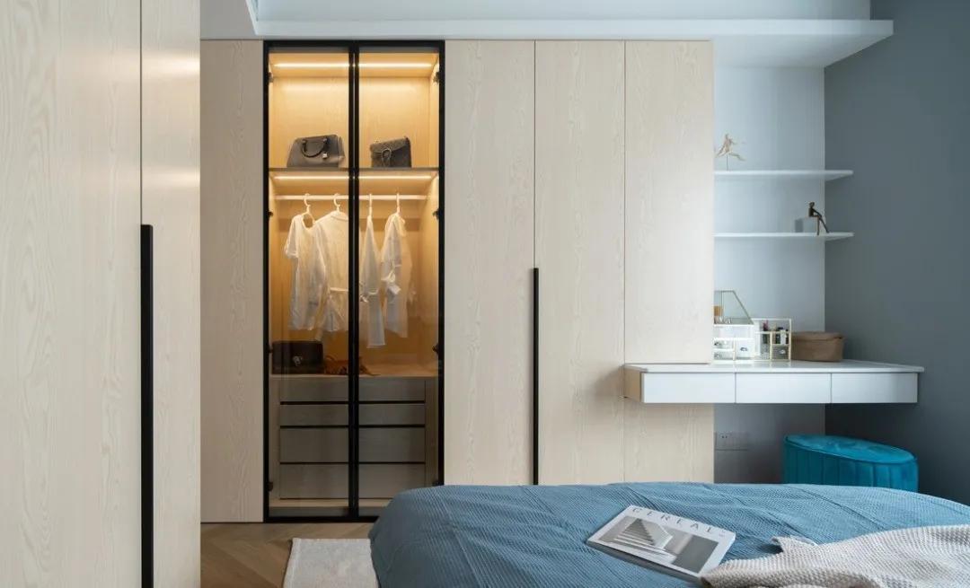 80平客厅书房一体设计,80平三室一厅简约现代装修风格