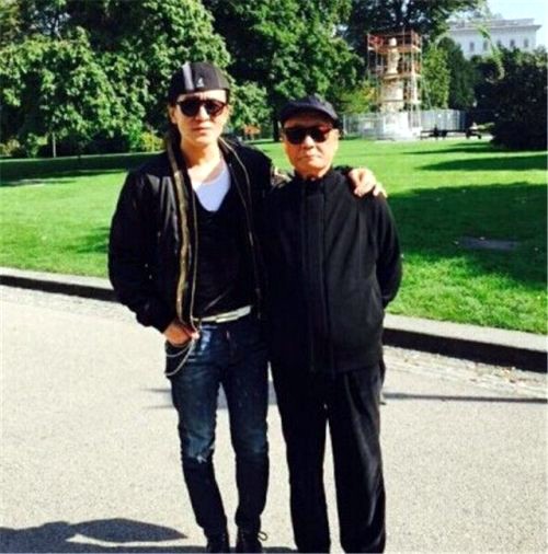 哈文回忆李咏去世视频,哈文在李咏去世1周年说什么