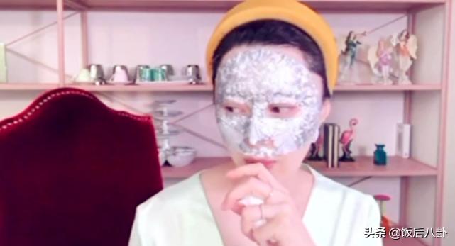 范冰冰晒自拍露出无名指戒指,范冰冰衣着平底鞋无名指戒指抢镜