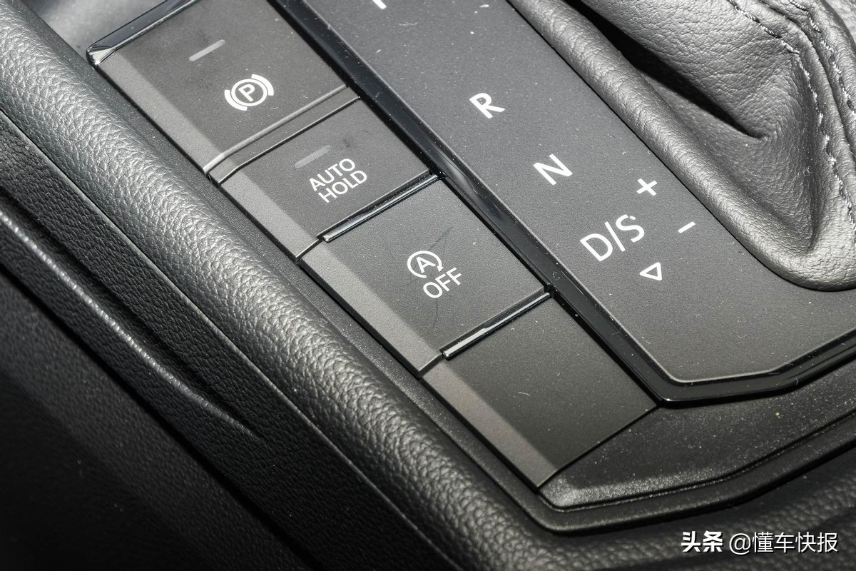 15款朗逸1.6二手车对比2017款福睿斯,福特福睿斯和大众朗逸谁的价格高