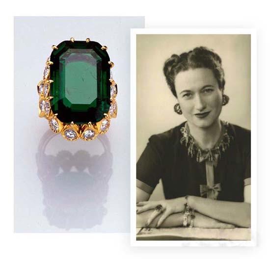 作为地位最崇高的彩色宝石,百万分之一的获得率,赋予了它的高贵