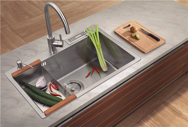 厨房水龙头怎么选角阀避坑,厨房水槽用什么水龙头比较好