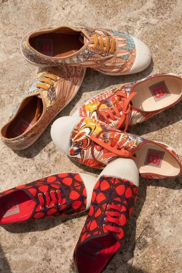 匡威帆布鞋和vans哪个好,帆布鞋不是匡威丢人吗