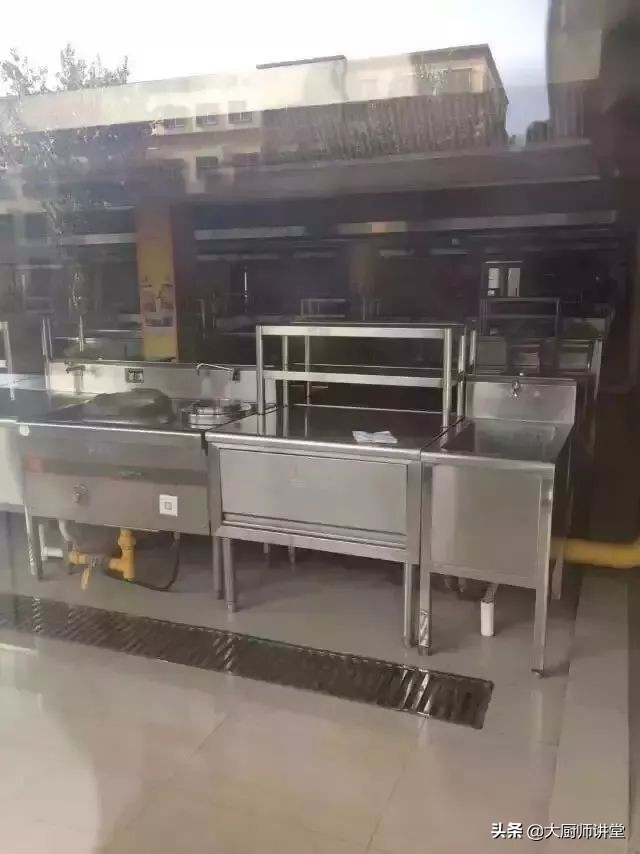 火爆全国的4D厨房到底是怎么样的?厨师长给你看看这些照片