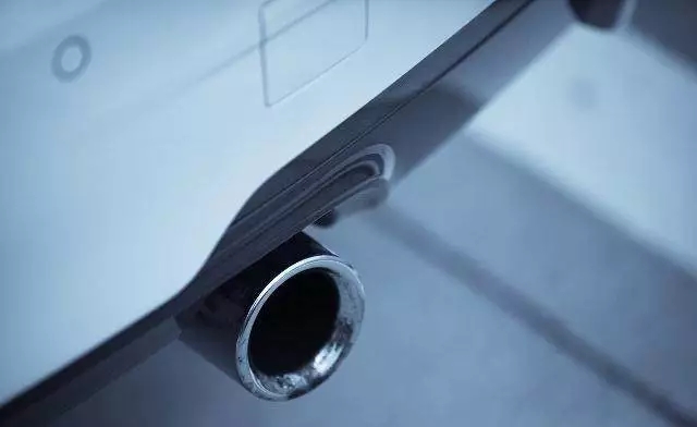 汽车排气管放炮抖动,汽车排气管放炮是什么原因