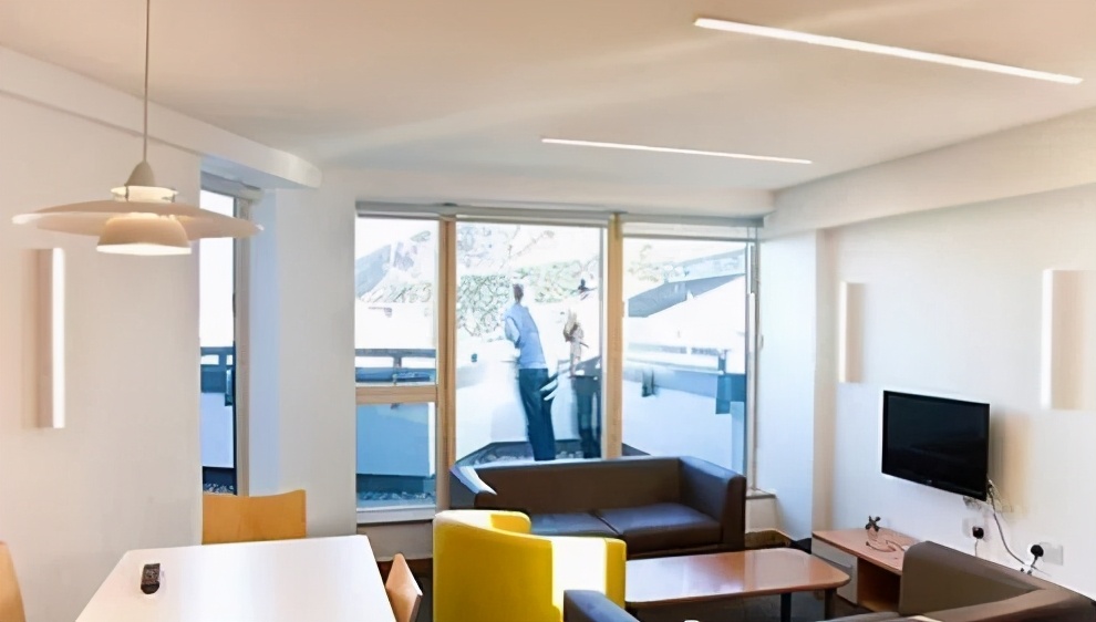 留学生的梦中圣地、神奇故事迭出,爱丁堡大学到底有什么魅力?