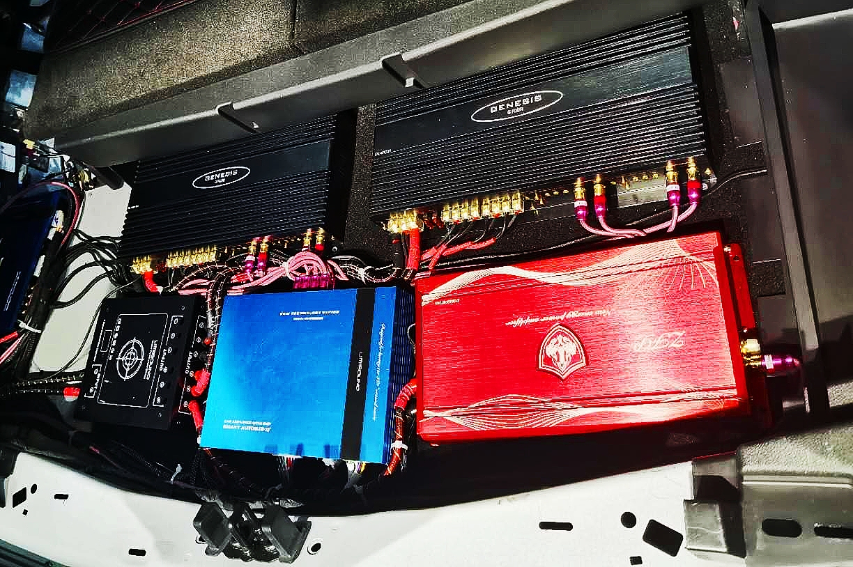 23款探险者顶配改装音响,福特探险者加装法兰盘音响