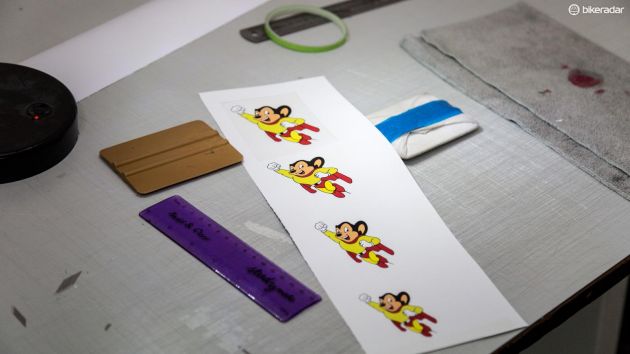 碳纤维自行车车身修复视频教程,碳纤维自行车针孔如何修复