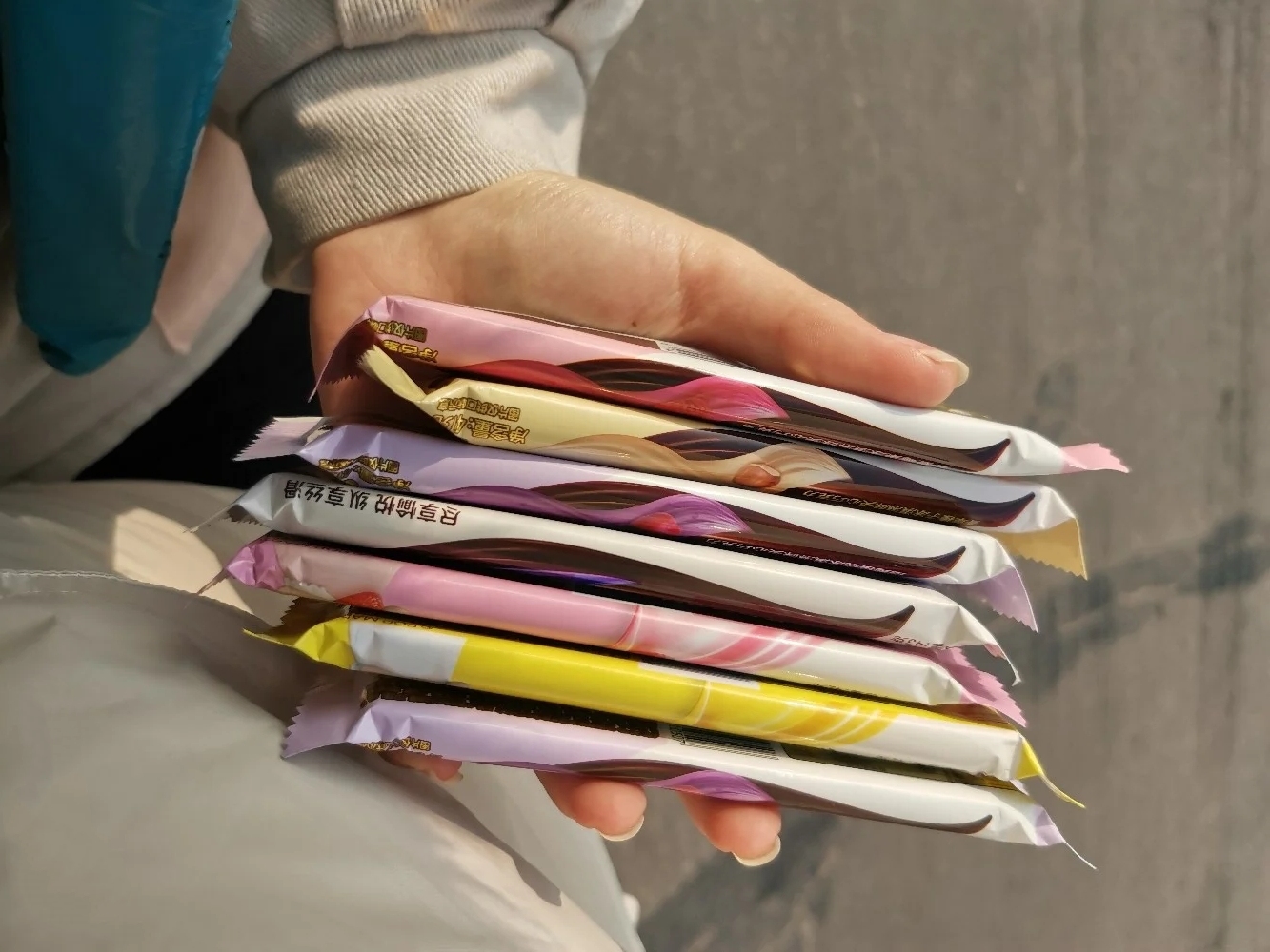 巧克力是费列罗好还是德芙好,德芙费列罗巧克力礼盒装