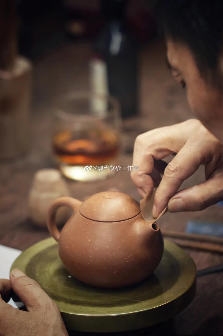 张春兰做的紫砂壶贵不贵,买一把紫砂壶一千四贵不贵