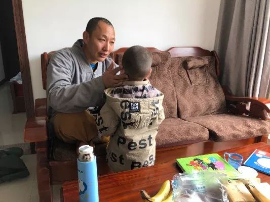 一个和尚的不完美救助：300个女人和孩子