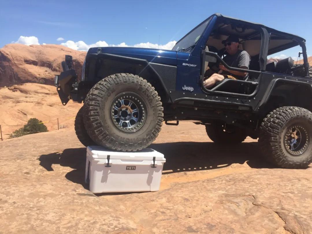 和supreme齐名的品牌,和supreme同款的国潮