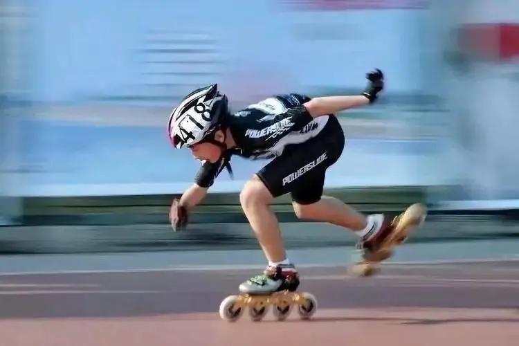 轮滑三大运动种类,轮滑项目分哪几类