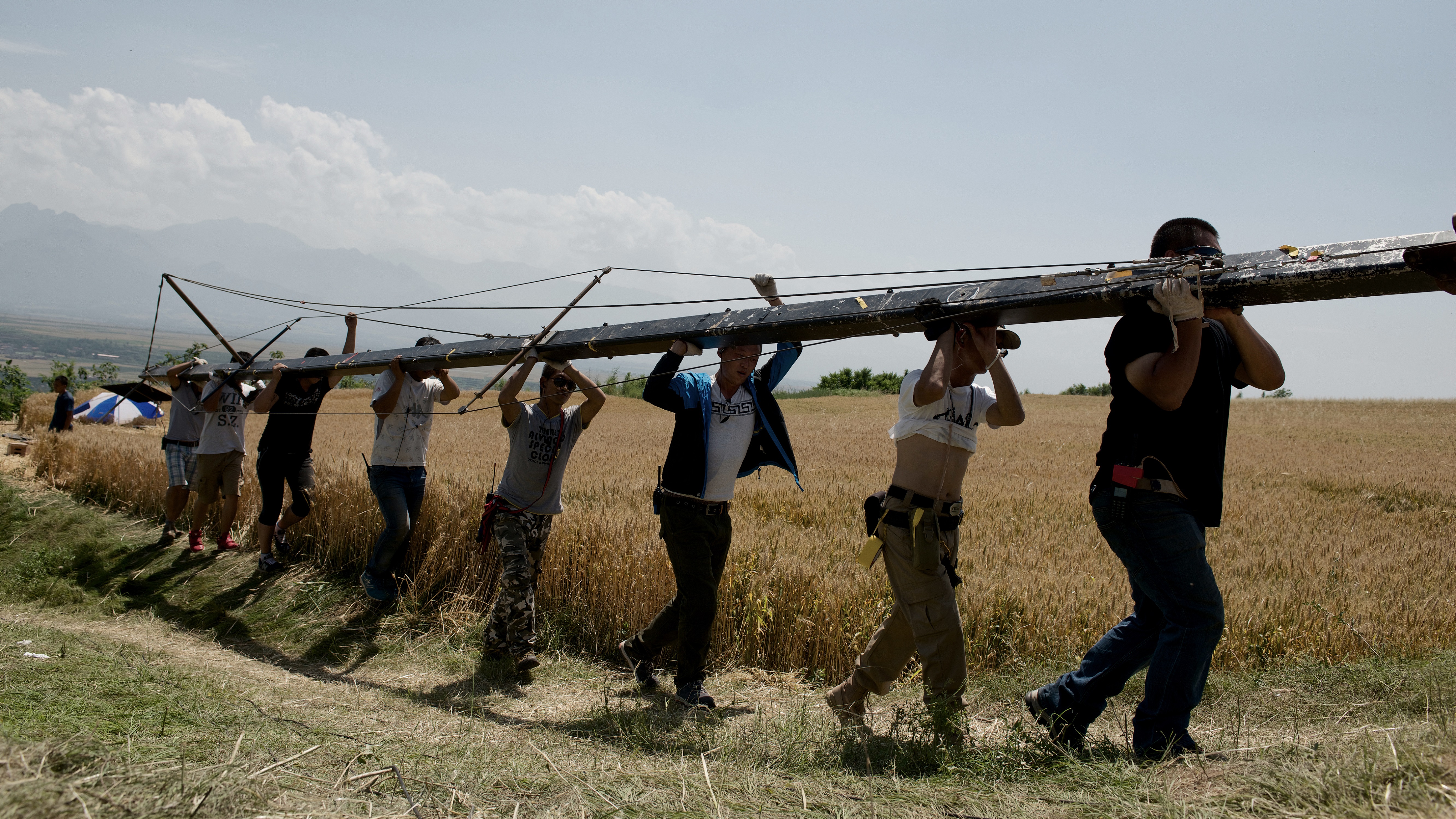 我拍了数千名路人甲，“成年人不要给自己编织梦想”|图集