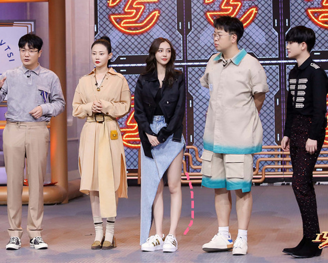 baby的体态,baby侧颜生图