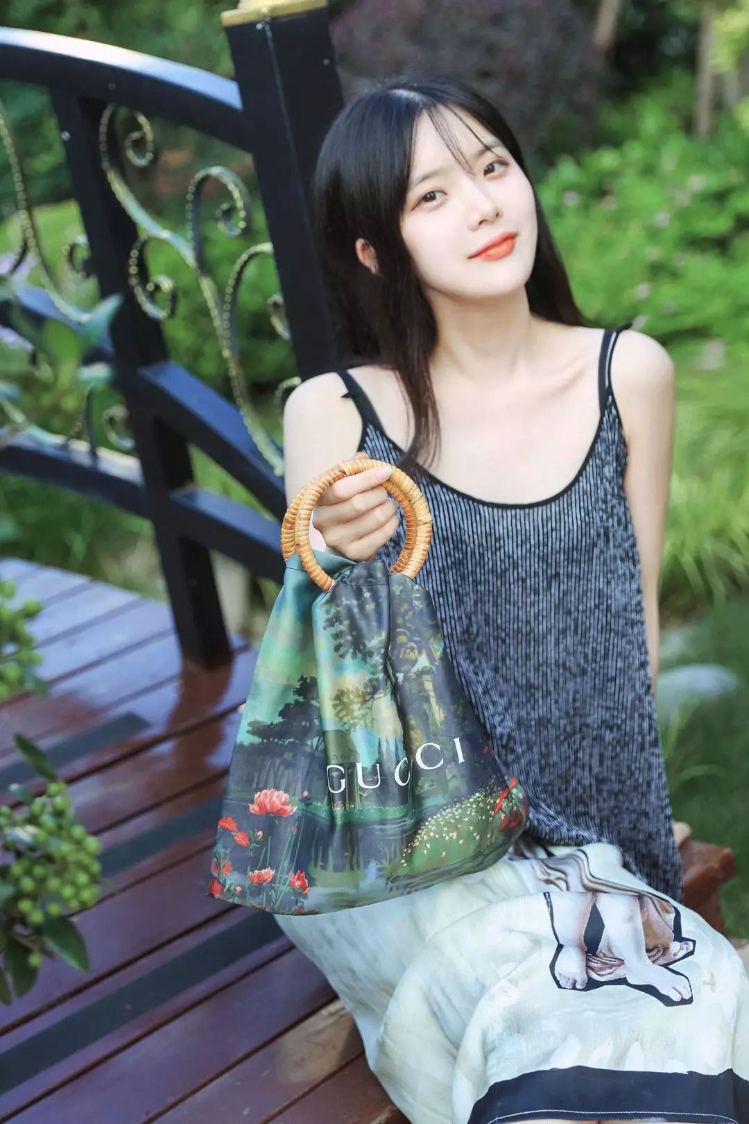 大牌包包手提袋改造教程,用买完东西的袋子改造时髦包包