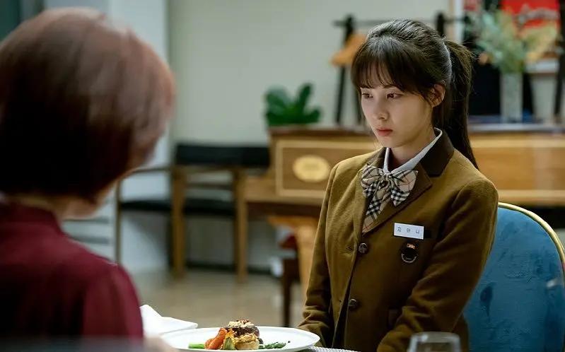 《你好,德古拉》:交往八年被甩,母女关系激化,安娜何去何从?