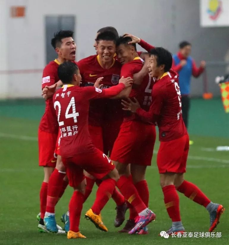 谭龙戴帽亚泰完整视频,亚泰主场谭龙视频