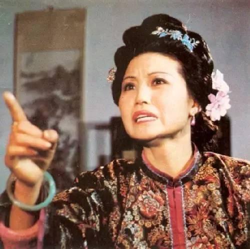 红楼梦中赵姨娘有什么用,红楼梦里赵姨娘是怎么死的