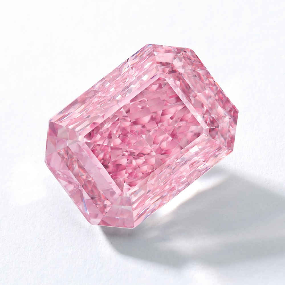 Sotheby’s香港珠宝秋拍,一颗10.64ct紫粉色钻石2000万美元成交