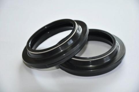 摩托车悬挂系统比较,摩托减震正叉与倒叉区别