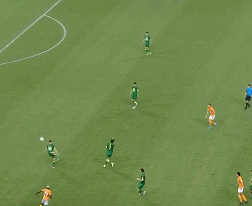 太业余了!国安“*底卧**”助力对手拿到分数,李铁还敢征召他吗?