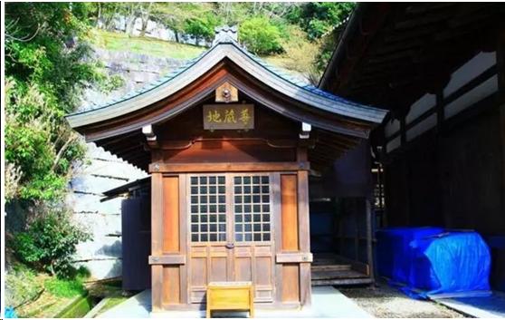 来到日本不能错过章鱼小丸子,去京都不可错过的和服体验