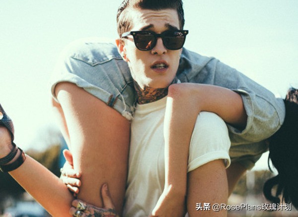 情话给女朋友100字,给女友道歉送花祝福语大全