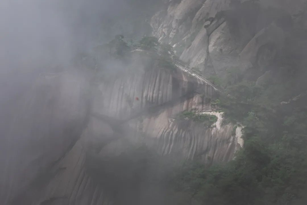 五岳中的南岳位于哪个省,九华山和天柱山哪座更值得游一游